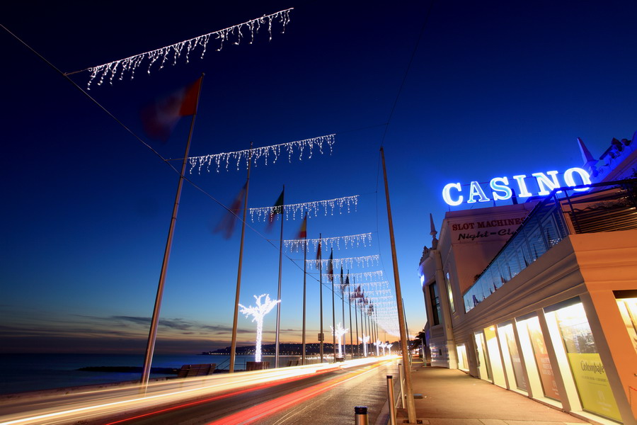 casino illumination Noël nuit photo ville Menton