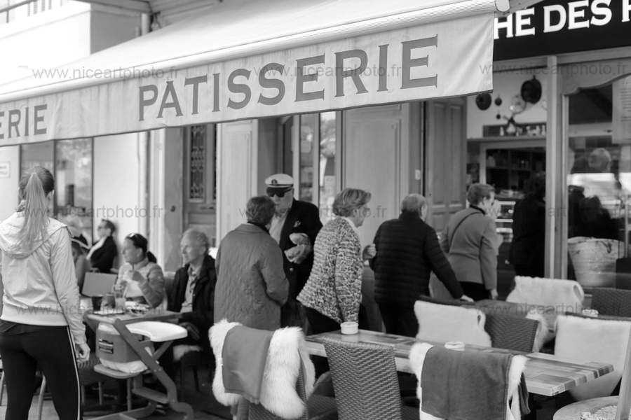 Gros succès pour la boulangerie-pâtisserie la Tropézienne à Cannes//V. Trillaud//www.niceartphoto.fr